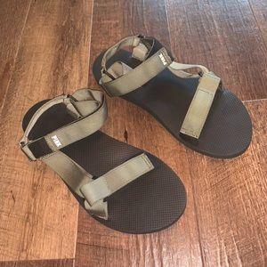 Womens PINK Sandals Size 10